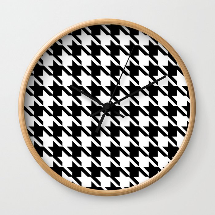 PreppyPatterns™ - Cosmopolitan Houndstooth - black and white Wall Clock
