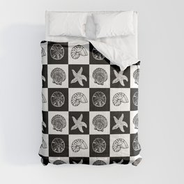 Checkered Seashells - Black and White Comforter