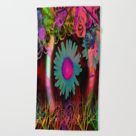 Tripping Daisies Beach Towel