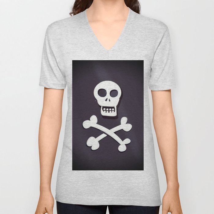 Pirate Skull and crossbones flag V Neck T Shirt
