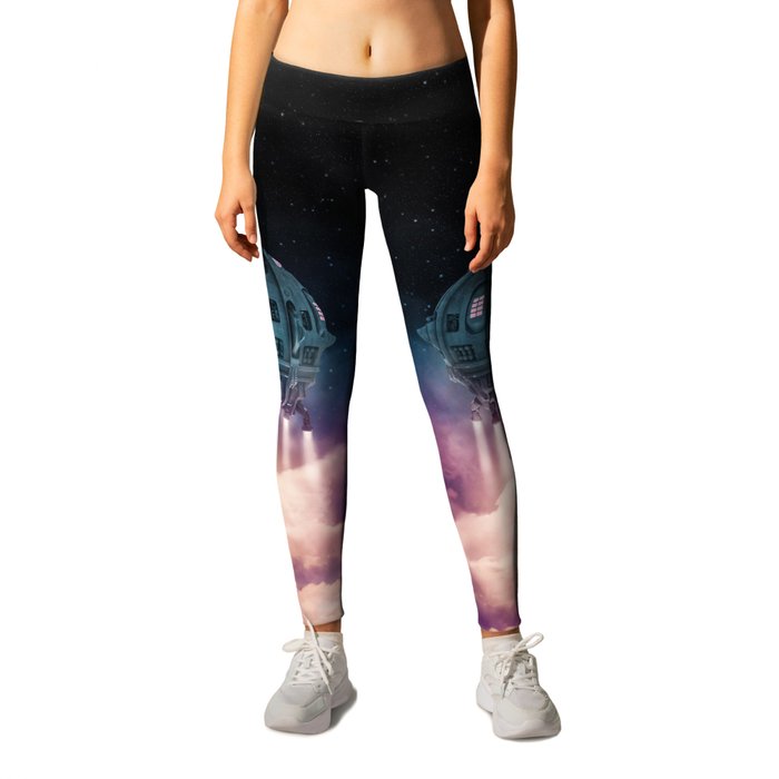 Out of the atmosphere / 3D render of spaceship rising above clouds Leggings