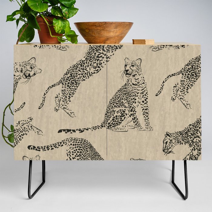 tan leopard pattern