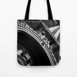 Manhattan Bridge in New York City black and white Tote Bag