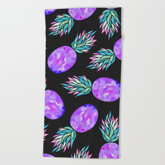 Pineapple à la mode Beach Towel