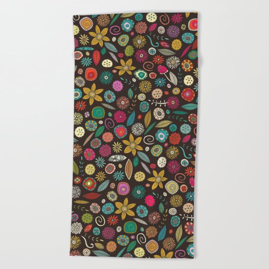 daffodil pop Beach Towel