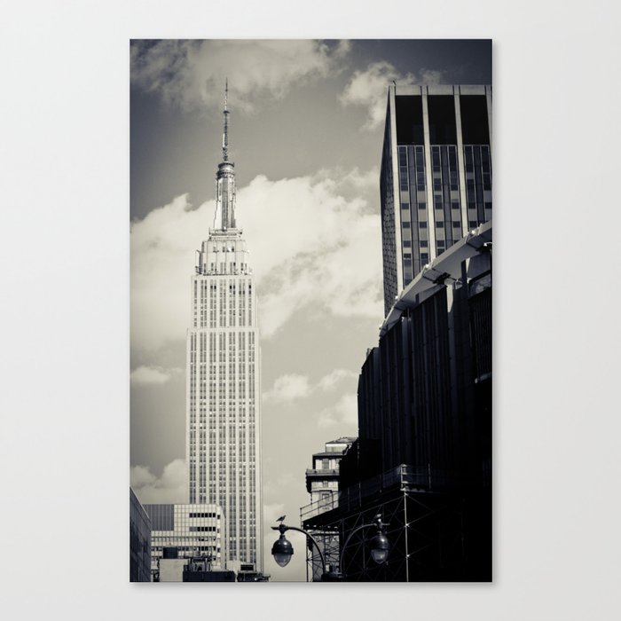 New York: Empire State Building in B&W Canvas Print