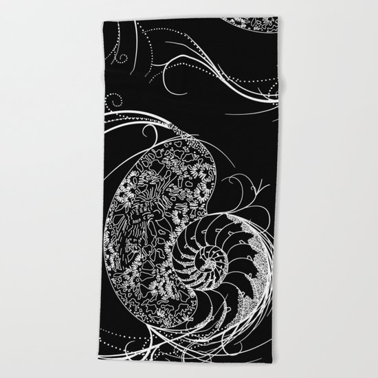 Black And White Shell Design Beach Towel