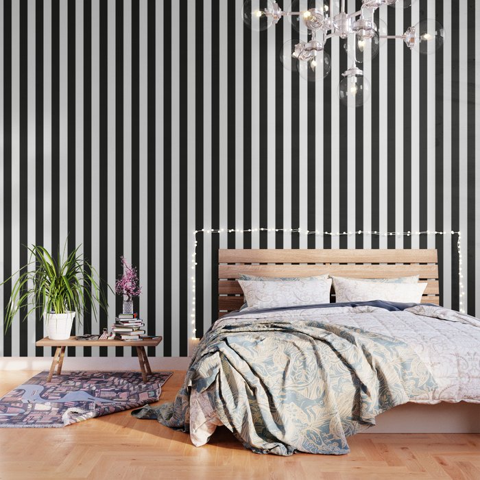 Black and white stripe pattern Wallpaper