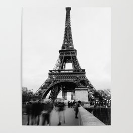 Unfocused Paris Nº 13 | This blurry path ends in the Eiffel Tower | Out of focus photography  Poster