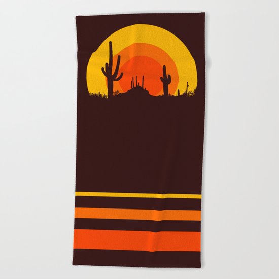 mucho calor Beach Towel