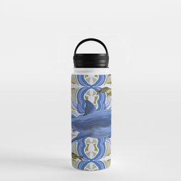 Great white shark swimming on a blue and yellow pattern background Water Bottle