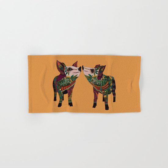 pig love amber Hand & Bath Towel
