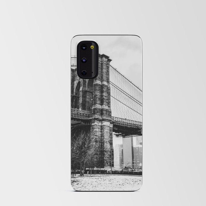Brooklyn Bridge and Manhattan skyline during winter snowstorm in New York City black and white Android Card Case