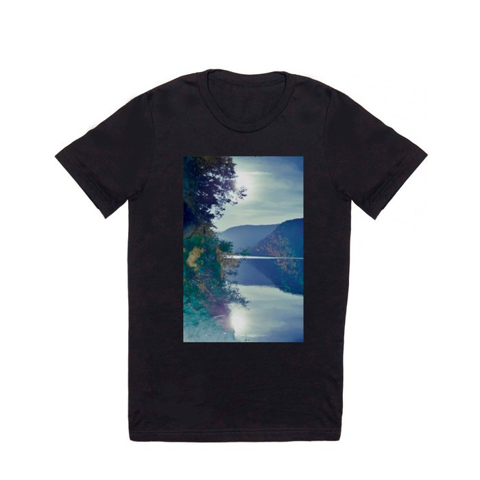 Blue mountain lake sunset T Shirt