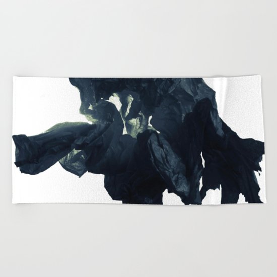 Black paper flower Beach Towel