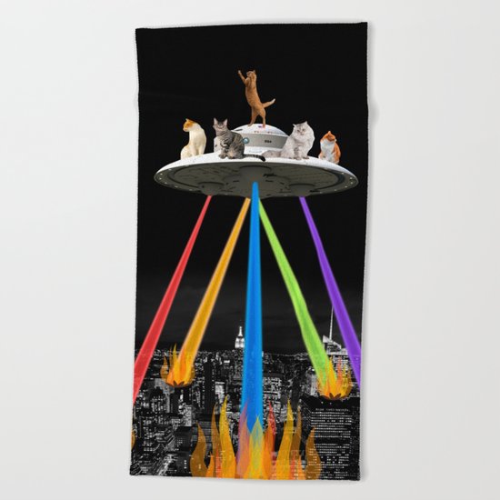CAT INVADERS Beach Towel
