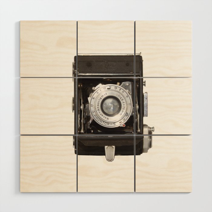 Old vintage camera 01 Wood Wall Art