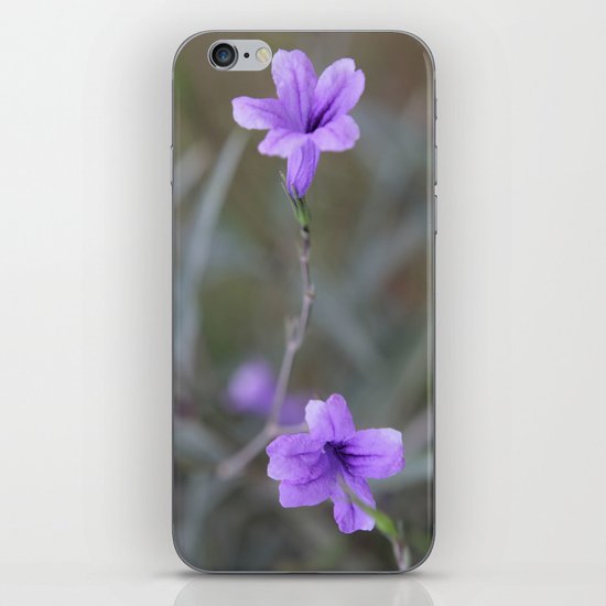 Stop and Look at me ! iPhone Skin
