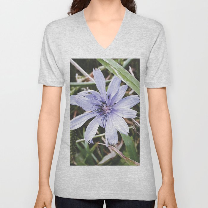 Aesthetic vintage pastel purple-blue chicory blossom summer field flower with tiny bug V Neck T Shirt