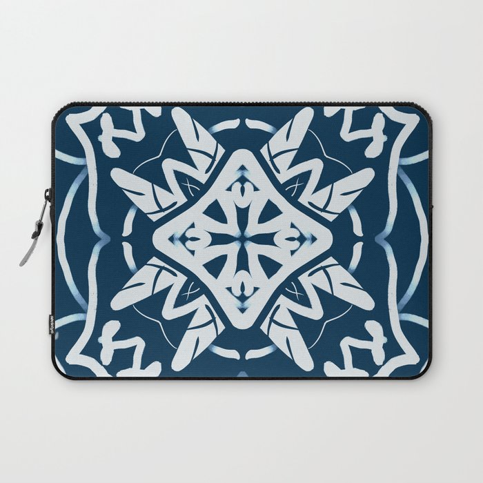 Blue and White Mandala Art - Drama 1 Laptop Sleeve