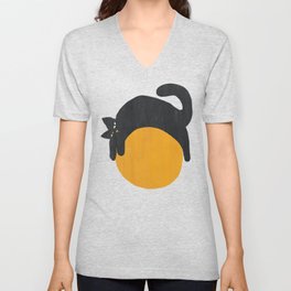 Cat with ball V Neck T Shirt