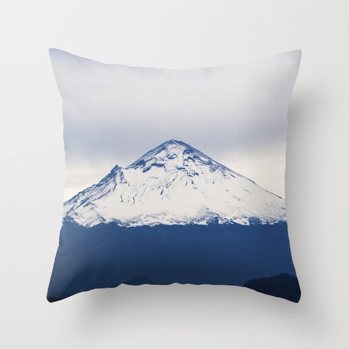 Volcano, volcan Throw Pillow