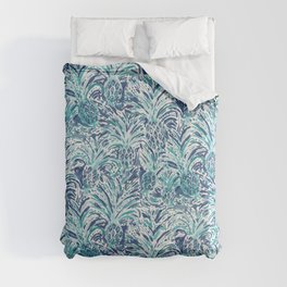 PINEAPPLE WAVE Blue Painterly Watercolor Comforter