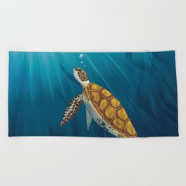 Sea turtle swimming in the ocean Beach Towel