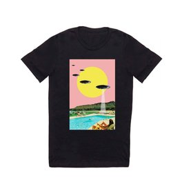 Invasion on vacation T Shirt
