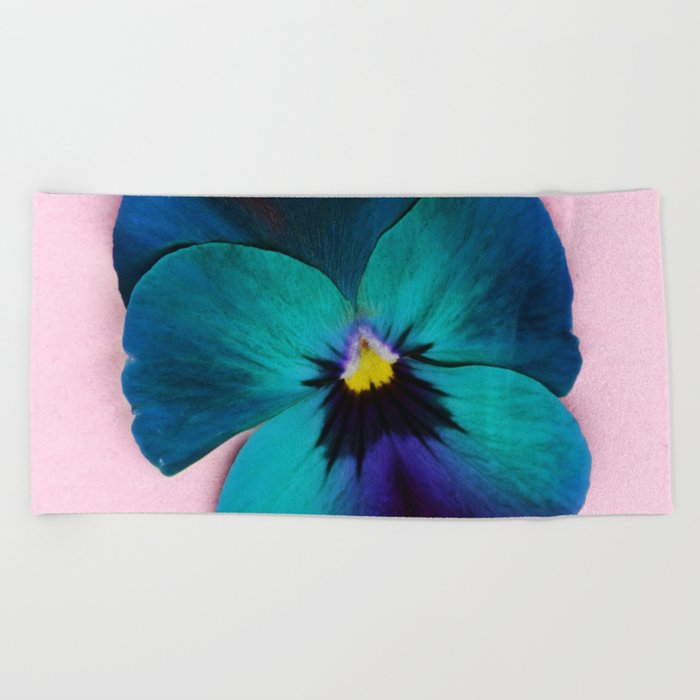 Viola tricolor Beach Towel