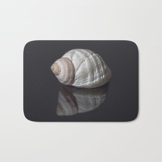 Seashell snail reflection Bath Mat