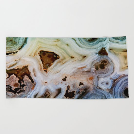 THE BEAUTY OF MINERALS Beach Towel