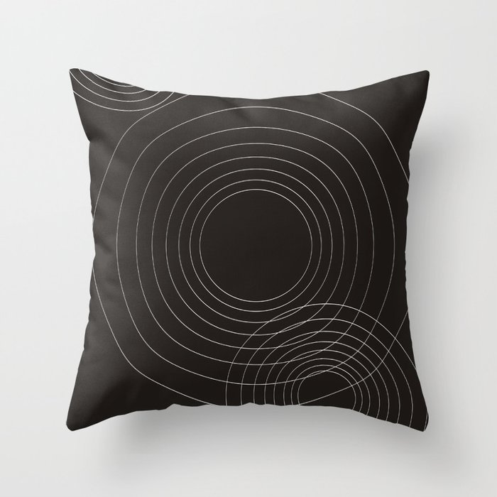 Round Pattern Throw Pillow
