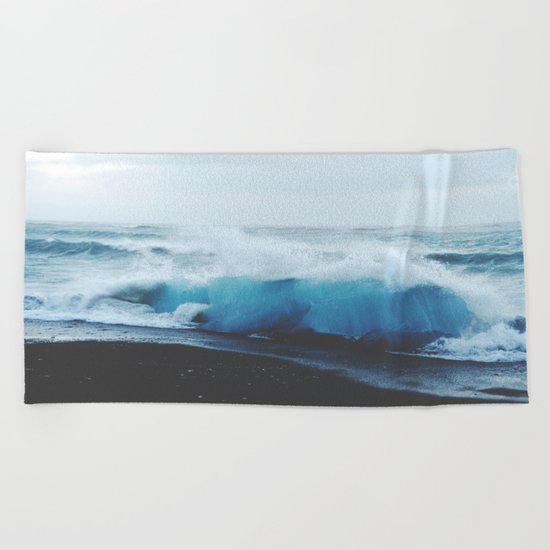 ocean waves Beach Towel