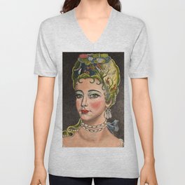 THE LADY OF THE LAKE WITH PEARLS V Neck T Shirt
