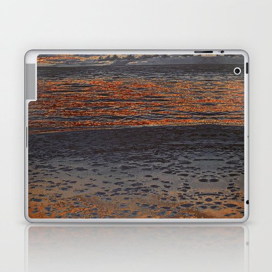Together we sit and watch the day end Laptop & iPad Skin