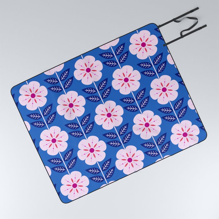 Mod Scandinavian flower pattern Picnic Blanket