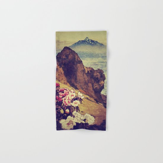 As Dusk Settles in Daiino Hand & Bath Towel