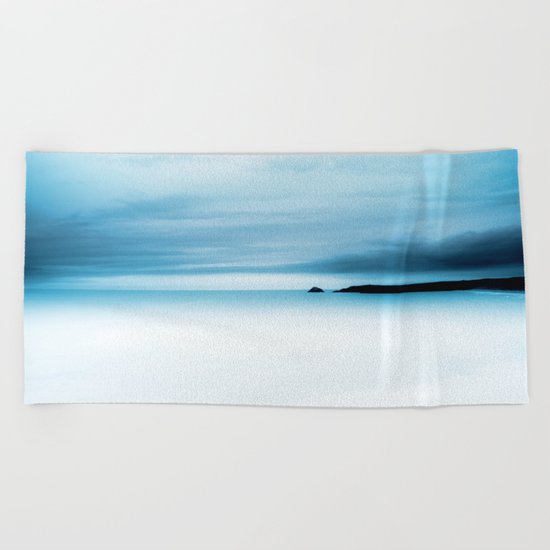 cool blue sea Beach Towel