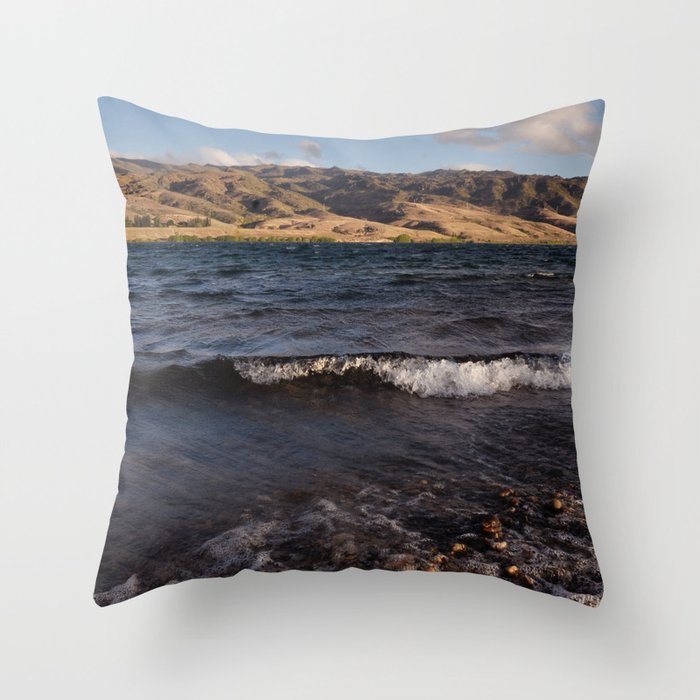 Lake Dunstan Throw Pillow