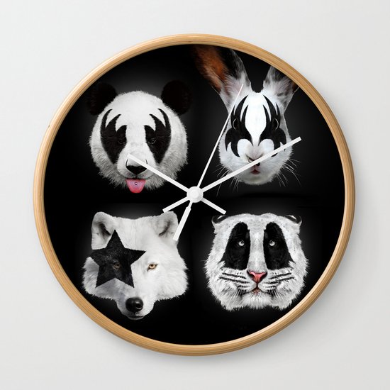 Kiss of animals Wall Clock