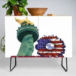 American Statue of liberty and wreath  Credenza