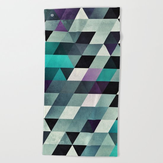 myga cyr Beach Towel