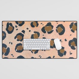 wild animals: leopard pattern Desk Mat