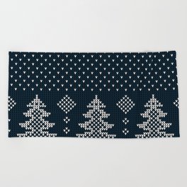 Seamless Knitted Christmas Pattern 15 Beach Towel