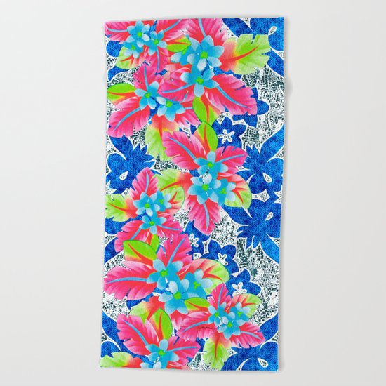 Kissing in Kona Beach Towel