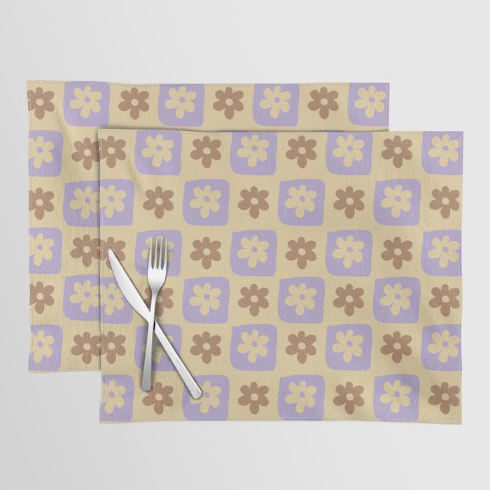 Hand-Drawn Checkered Flower Shapes Pattern Placemat