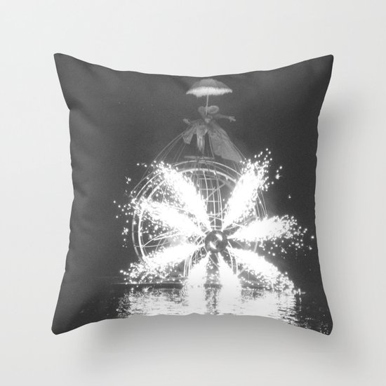 "Wonders on a water" Throw Pillow