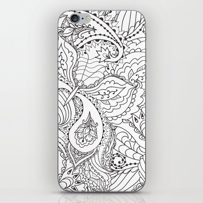 BUTTERFLY ON FLORAL BACKGOUND IN BLACK AND WHITE. iPhone Skin
