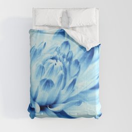 Expressive Dahlia In Light Blue Comforter